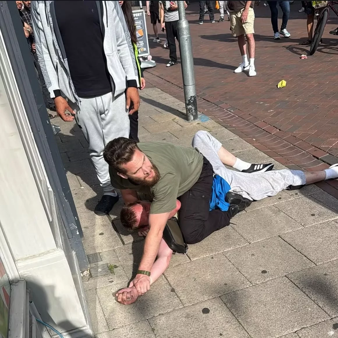 Curtis using Brazilian Jiu Jitsu self defence in Ipswich town centre